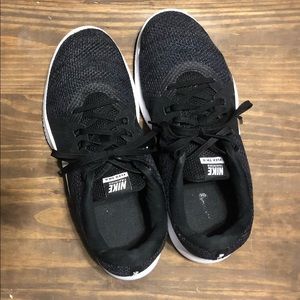 Women’s Nike shoes Size 8W